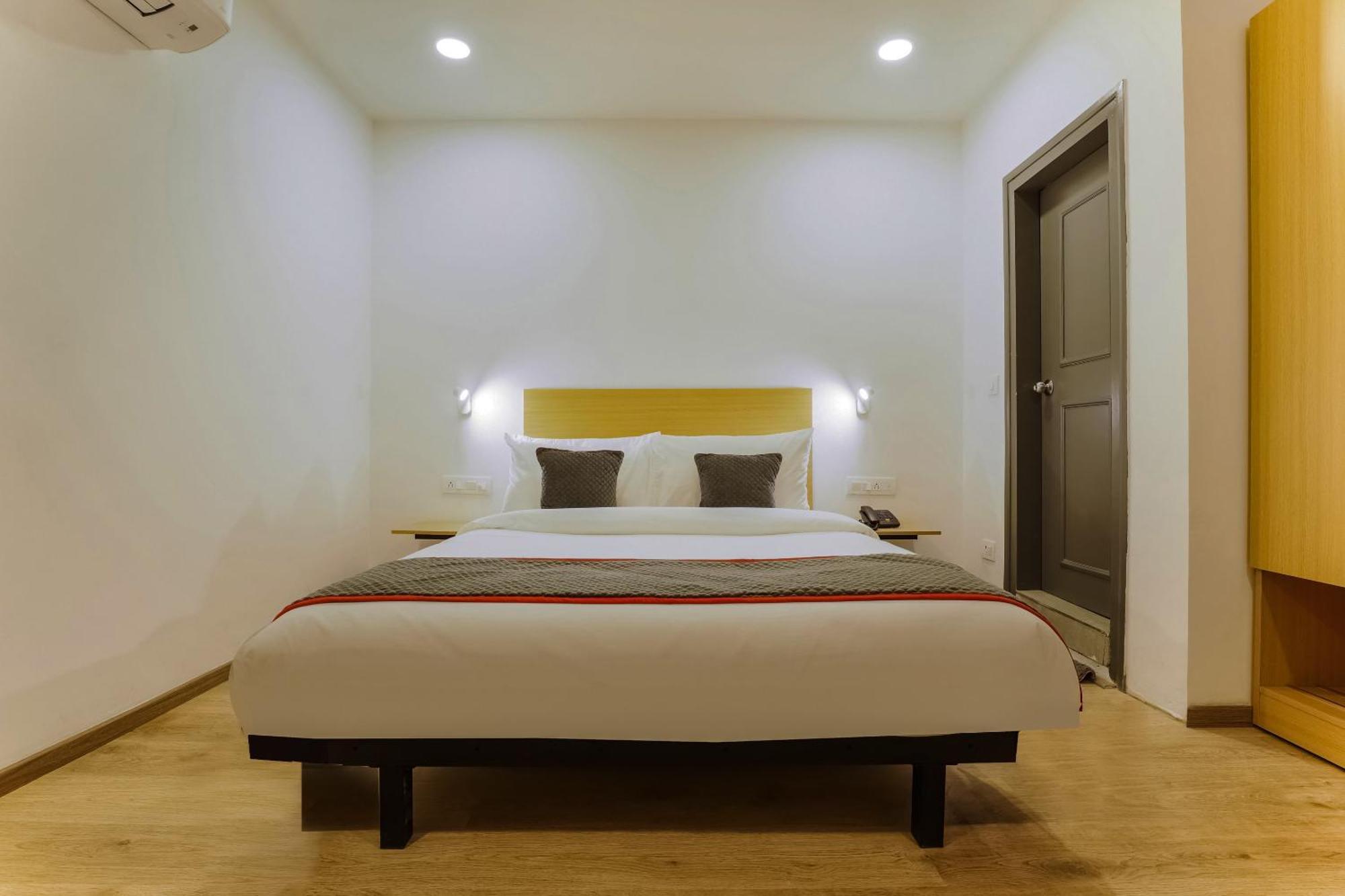 Townhouse Prithvi Resort Near Phoenix Palassio Lucknow Zewnętrze zdjęcie